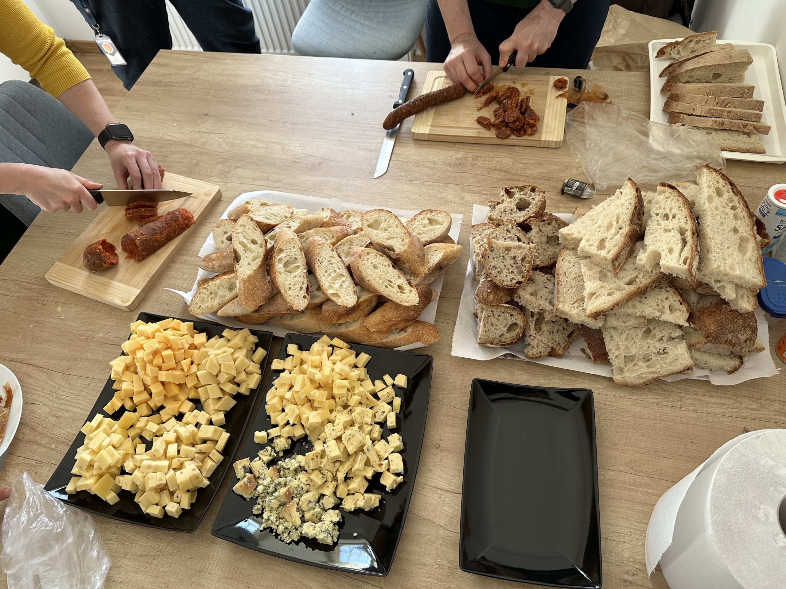 International cheeses and Hungarian breads in a special breakfast in Precognox